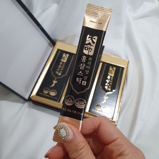 헬스업_천명진프리미엄홍삼스틱_10ml x 30포 — 5점을 준 리뷰어가 2021년 2월 올린 사용 사진