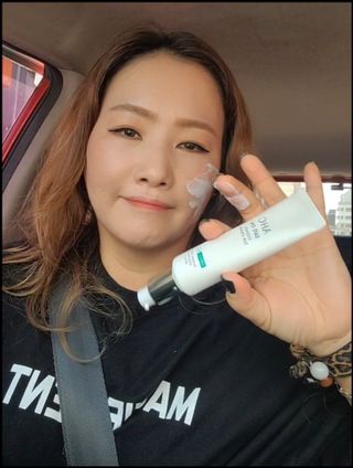 [AHC] 세이프온 에센스 선크림 올리브영 스페셜 증정 기획세트 — 5점을 준 리뷰어가 2022년 6월 올린 사용 사진