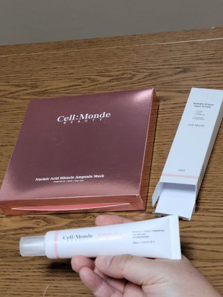 셀몽드 링클 이레이저 스팟 세럼 +핵산 미라클 앰플 마스크 — 5점을 준 리뷰어가 2022년 2월 올린 사용 사진
