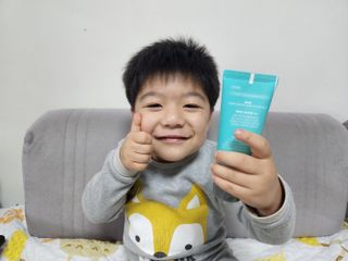 치과에서 쓰는 치약 _ 라벨제로 저불소 꼬마, 키즈, 유아, 베이비, 주니어 안전한 어린이치약 — 5점을 준 리뷰어가 2023년 11월 올린 사용 사진