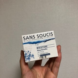 산수시 아쿠아 베네핏 24h 수부지 물광 속건조 수분크림 50ml — 4.5점을 준 리뷰어가 2021년 7월 올린 사용 사진