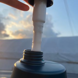 [포레스트스토리] 탈모증상완화 샴푸 1,000ml — 5점을 준 리뷰어가 2022년 6월 올린 사용 사진