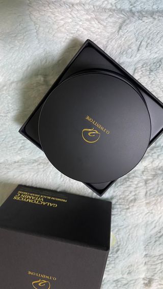 오투에니원 갈락토미세스 비타민 C 프리미엄 블랙스완 크림 50g — 5점을 준 리뷰어가 2022년 12월 올린 사용 사진