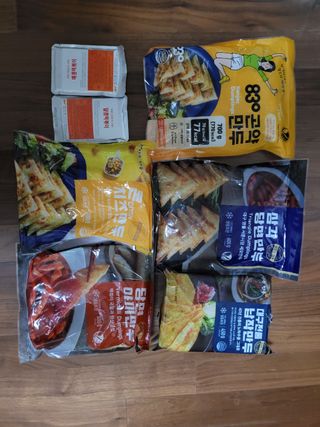 (주)성경순만두 곤약만두.콘치즈만두,삼각당면만두,당면 야끼만두,대구전통 납작만두,떡뽁이 매콤소스,달콤소스 — 5점을 준 리뷰어가 2023년 4월 올린 사용 사진