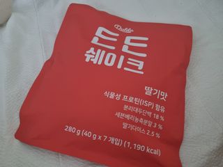 [덜다] 든든 식물성 단백질 쉐이크 40g X 7입 (곡물/딸기) — 5점을 준 리뷰어가 2023년 8월 올린 사용 사진