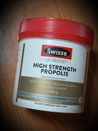 Swisse 스위스 고함량 프로폴리스 2,000mg 210정 — 5점을 준 리뷰어가 2021년 11월 올린 사용 사진