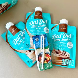 달달슬림쉐이크 [블로그]달달슬림 맛있는 단백질 쉐이크 파우치 다이어트 식사대용 프로틴 파우더 보충제 — 5점을 준 리뷰어가 2025년 10월 올린 사용 사진
