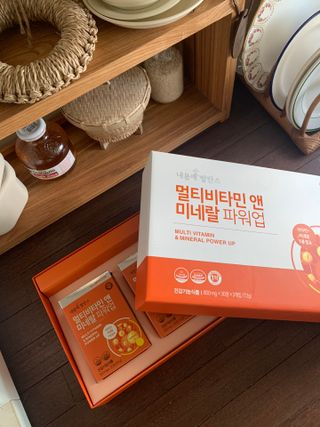 서울약사신협_내몸애발란스멀티비타민앤미네랄파워업_800mg x 90정 — 5점을 준 리뷰어가 2021년 3월 올린 사용 사진