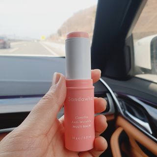 스킨큐어 산다화 카멜리아 안티 링클 멀티밤 — 5점을 준 리뷰어가 2022년 2월 올린 사용 사진