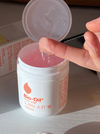 바이오오일 [바이오-오일] 드라이 스킨 젤 100ml — 5점을 준 리뷰어가 2021년 10월 올린 사용 사진