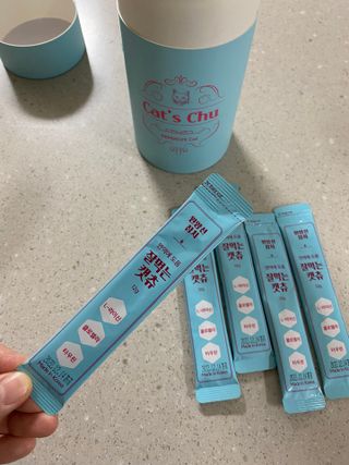 페페로니 잘 먹는 캣츄 - 원양선 참치 24개입 — 5점을 준 리뷰어가 2021년 10월 올린 사용 사진
