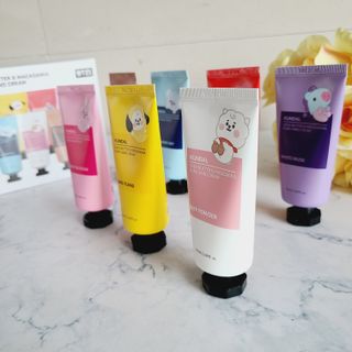 쿤달 BT21 시어버터 앤 마카다미아 퓨어 핸드크림 50ml 7구 기프트 세트 — 5점을 준 리뷰어가 2021년 3월 올린 사용 사진