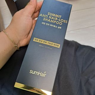 썸헤어 / SUMHAIR 썸헤어  써밋 안티 헤어로스 샴푸+트리트먼트 — 5점을 준 리뷰어가 2021년 6월 올린 사용 사진