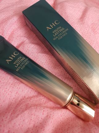[NEW 탄력유턴 아이크림] AHC 유스 래스팅 리얼 아이크림 포 페이스 — 5점을 준 리뷰어가 2021년 3월 올린 사용 사진