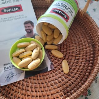 Swisse 스위스 고함량 밀크씨슬 35,000mg 60정 — 5점을 준 리뷰어가 2021년 11월 올린 사용 사진