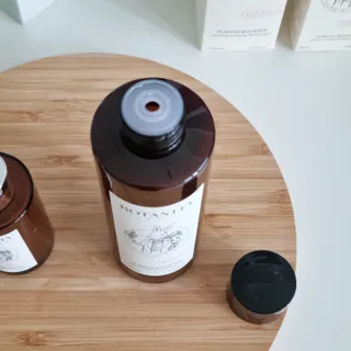 보타니티 [홍]조[진]정[결]케어 플라본 부스터 210ml / 플라본 세럼 50ml — 5점을 준 리뷰어가 2022년 7월 올린 사용 사진