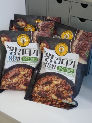 한성기업 무볼레 왕건더기 볶음밥 갈릭스테이크 — 5점을 준 리뷰어가 2021년 10월 올린 사용 사진