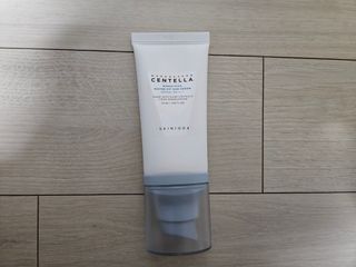 [스킨1004] 마다가스카르 센텔라 히알루-시카 워터핏 선세럼 50ml — 5점을 준 리뷰어가 2024년 5월 올린 사용 사진