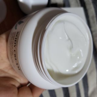 버텍스넘버원 버텍스 넘버원 햄프씨드오일 핸드밤, 바디크림 — 5점을 준 리뷰어가 2022년 3월 올린 사용 사진