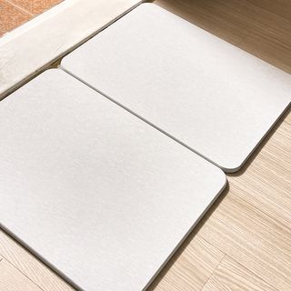 원달러샵 물기순삭 뽀송뽀송 규조토 발매트 1+1 — 4.5점을 준 리뷰어가 2021년 1월 올린 사용 사진