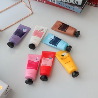 쿤달 BT21 시어버터 앤 마카다미아 퓨어 핸드크림 50ml 7구 기프트 세트 — 5점을 준 리뷰어가 2021년 3월 올린 사용 사진