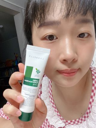 랑벨 랑바이오 블랙 시카 크림 50ml(블랙비 프로폴리스, 시카 4종, 판테놀 10 함유) — 5점을 준 리뷰어가 2022년 7월 올린 사용 사진