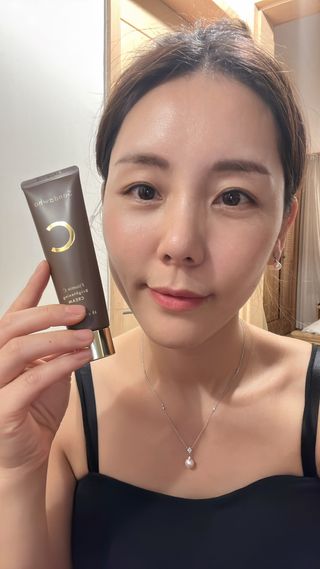 산다화 비타민C 화이트닝 크림 — 5점을 준 리뷰어가 2023년 10월 올린 사용 사진