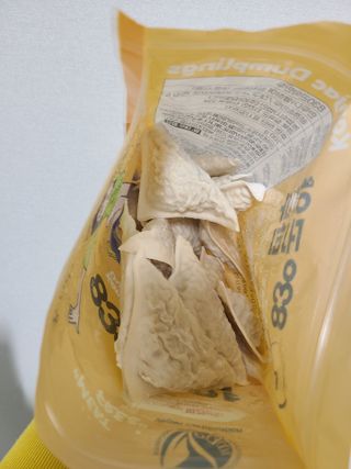 (주)성경순만두 곤약만두.콘치즈만두,삼각당면만두,당면 야끼만두,대구전통 납작만두,떡뽁이 매콤소스,달콤소스 — 5점을 준 리뷰어가 2023년 3월 올린 사용 사진
