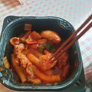 한성기업 무볼레 닭떡볶이+해물떡볶이 2종 세트 — 5점을 준 리뷰어가 2021년 10월 올린 사용 사진