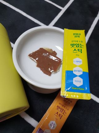 페페로니 맛있는 스틱 - 무항생제 닭고기 15개 + 원양선 참치 15개 — 5점을 준 리뷰어가 2021년 8월 올린 사용 사진
