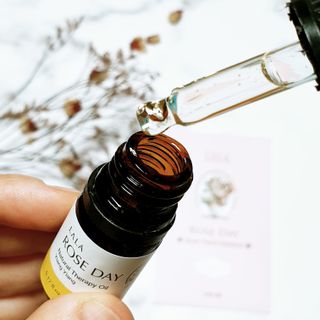 라라로즈데이 시즌2 천연 아로마오일 Y존 케어 속옷향수 이너퍼퓸 5ml  여성의 자존감을 UP시키자 — 5점을 준 리뷰어가 2021년 8월 올린 사용 사진