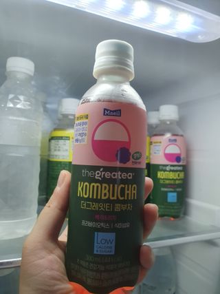 더그레잇티 콤부차 [매일유업] 더그레잇티 44kcal 콤부차 300ml *12개입 (오리지널 6개+베리리치 6개) — 5점을 준 리뷰어가 2023년 7월 올린 사용 사진