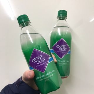 몽베스트 Montbest with Sparkling water Plain 20병 — 4.5점을 준 리뷰어가 2021년 11월 올린 사용 사진
