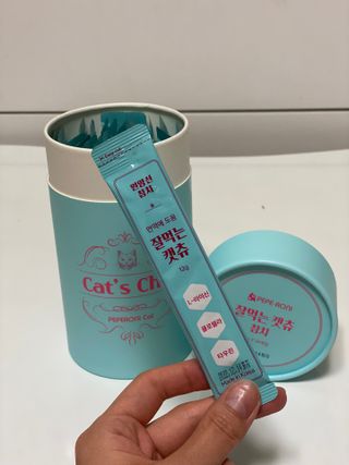 페페로니 잘 먹는 캣츄 - 원양선 참치 24개입 — 5점을 준 리뷰어가 2021년 8월 올린 사용 사진
