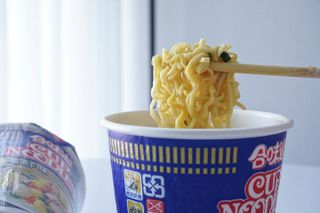 NISSIN 닛신 컵누들  4종 - 씨푸드오리지날, 씨푸드 스파이시, 씨푸드 커리, 씨푸드 XO소스 — 5점을 준 리뷰어가 2022년 4월 올린 사용 사진