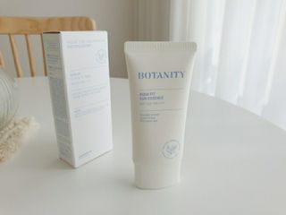 보타니티 촉촉수분자차 아쿠아핏 선 에센스 50ml + 보송톤업자차 징크 선 로션 50ml SPF50+ PA++++ (4/25) — 5점을 준 리뷰어가 2022년 4월 올린 사용 사진