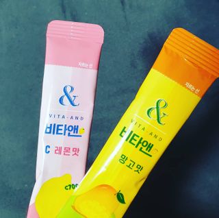 비타앤C 레몬맛, 망고맛 — 5점을 준 리뷰어가 2021년 7월 올린 사용 사진
