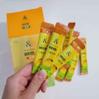 비타앤C 레몬맛, 망고맛 — 5점을 준 리뷰어가 2021년 4월 올린 사용 사진