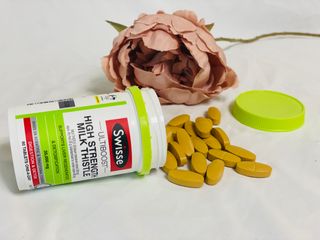 Swisse 스위스 고함량 밀크씨슬 35,000mg 60정 — 5점을 준 리뷰어가 2021년 11월 올린 사용 사진