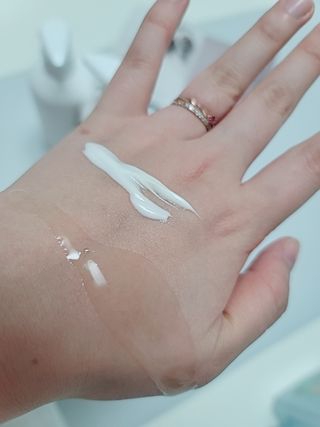 mom e 맘이 내추럴 베이비 케어 샴푸앤바스+로션 — 4점을 준 리뷰어가 2021년 1월 올린 사용 사진