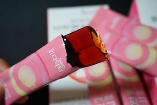 인디닥터 면역 생생 핑크 이뮨 젤리 + 타이탄 BCAA 프로틴 젤리스틱 — 5점을 준 리뷰어가 2022년 3월 올린 사용 사진