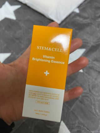 체르엠 스템앤셀 비타민 브라이트닝 에센스 30ml 1개 — 4.5점을 준 리뷰어가 2022년 2월 올린 사용 사진