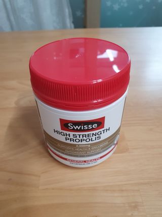 Swisse 스위스 고함량 프로폴리스 2,000mg 210정 — 4점을 준 리뷰어가 2021년 2월 올린 사용 사진