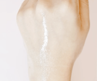 난나 살몬 스파이더 검버섯 미백 톤업 화이트닝 연어 앰플 크림 300ml 대용량 — 5점을 준 리뷰어가 2022년 8월 올린 사용 사진
