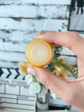 틱톡 [후르디아] 튼입술해결템 올리브영 블루베리 하이드레이팅 허니 립밤 — 5점을 준 리뷰어가 2023년 12월 올린 사용 사진