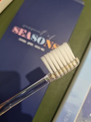에브리모먼트 에브리 모먼트 칫솔 Every moment toothbrush — 5점을 준 리뷰어가 2022년 2월 올린 사용 사진