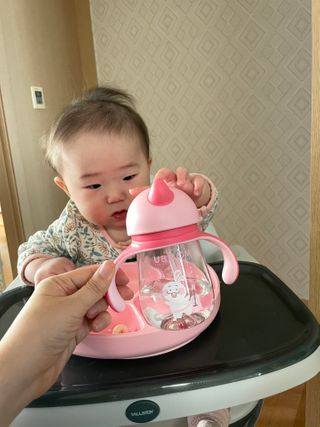 유비맘 트라이탄 코니빨대컵_컬러 랜덤 발송 — 5점을 준 리뷰어가 2020년 12월 올린 사용 사진
