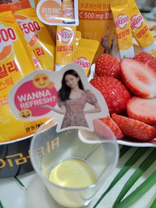 광동생활건강 [광동] 제니비타민C 비타500데일리스틱 180포+제니등신대+제니스티커 — 5점을 준 리뷰어가 2021년 12월 올린 사용 사진