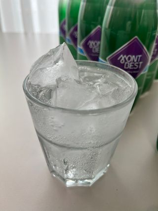 몽베스트 Montbest with Sparkling water Plain 20병 — 5점을 준 리뷰어가 2022년 7월 올린 사용 사진