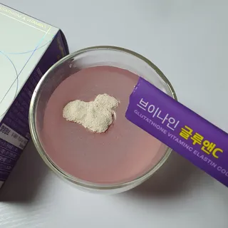 브이나인 글루타치온 비타민C 콜라겐 세라마이드 14포 1BOX — 5점을 준 리뷰어가 2022년 8월 올린 사용 사진
